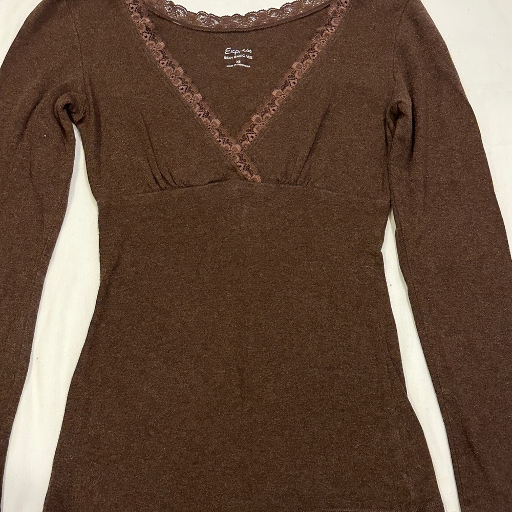 Vintage Y2K Express “Sexy Basic Vee” Long Sleeve Top with Lace Trim